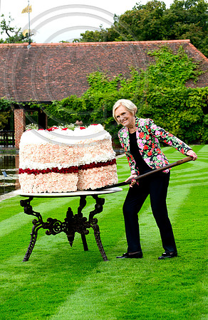 MARY BERRY DIGS IN
