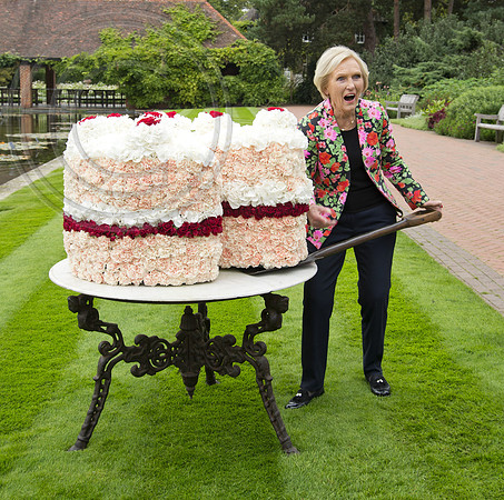 MARY BERRY DIGS IN