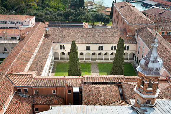 CLOISTER GARDEN SAN GIORGIO